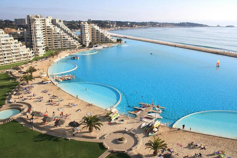 The largest pool in the world in Chile