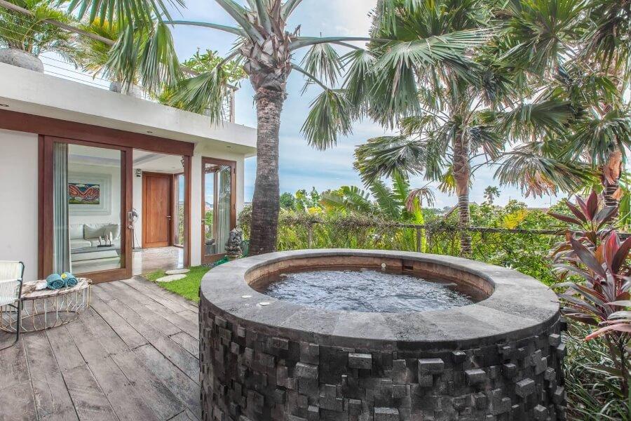 Apartment with Hot Tub in Seminyak