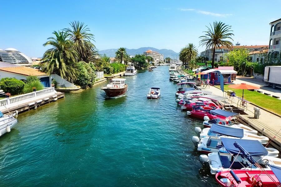 empuriabrava-costa-brava_shutterstock_289863125