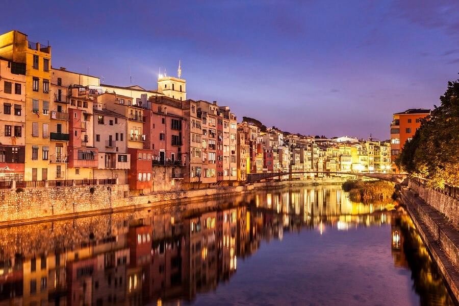girona-istock_000056727430_large