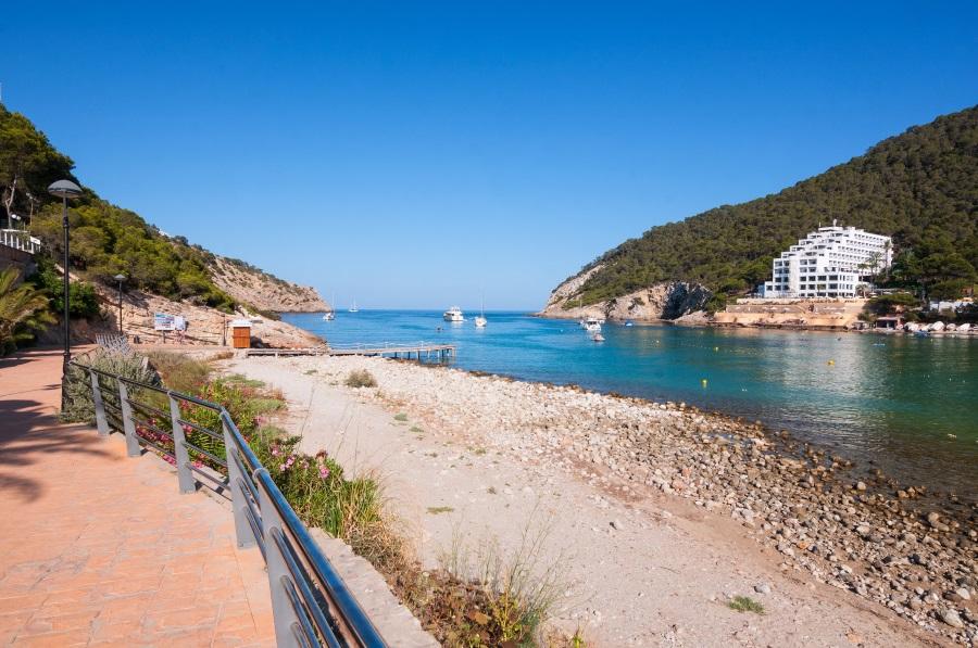 Cala Llonga, Ibiza