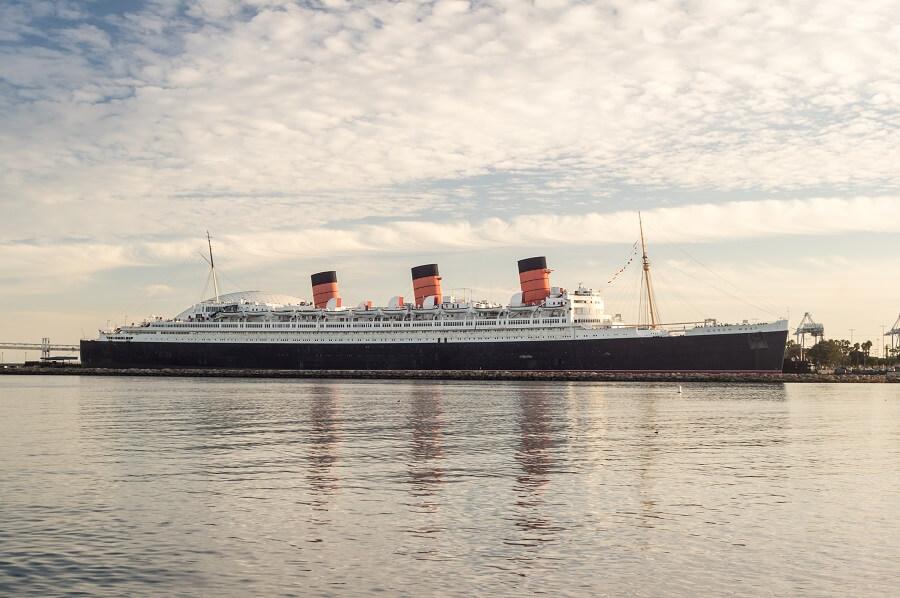 long_beach_queen_mary_usa_shutterstock_199262888