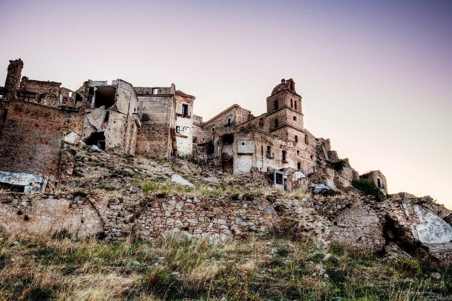 craco_italy_shutterstock_69252646-e1540294862485