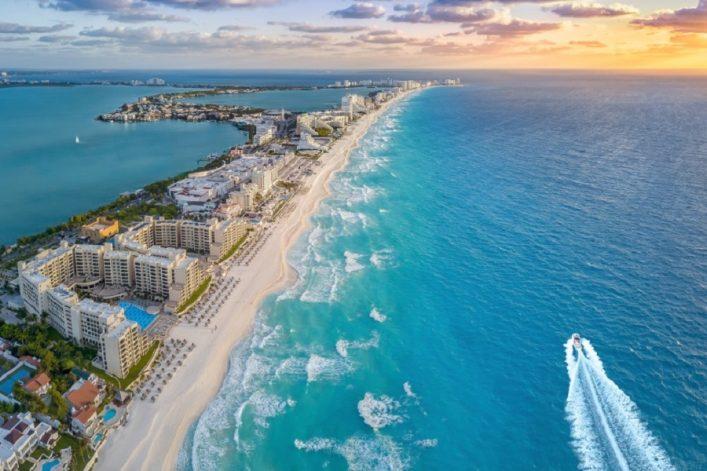 cancun_shutterstock_1063645616