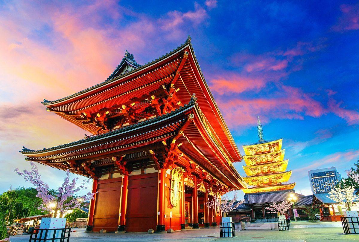 Tokyo - Sensoji-ji Temple in Asakusa Japan shutterstock_197314337-2