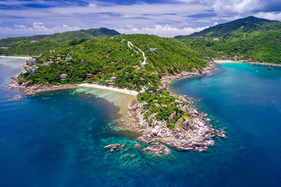Sai Daeng Beach and Aow Leuk Beach on Koh Tao, Thailand.
