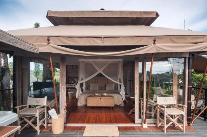 Sleeping in a treehouse and enjoying the view over rice terraces