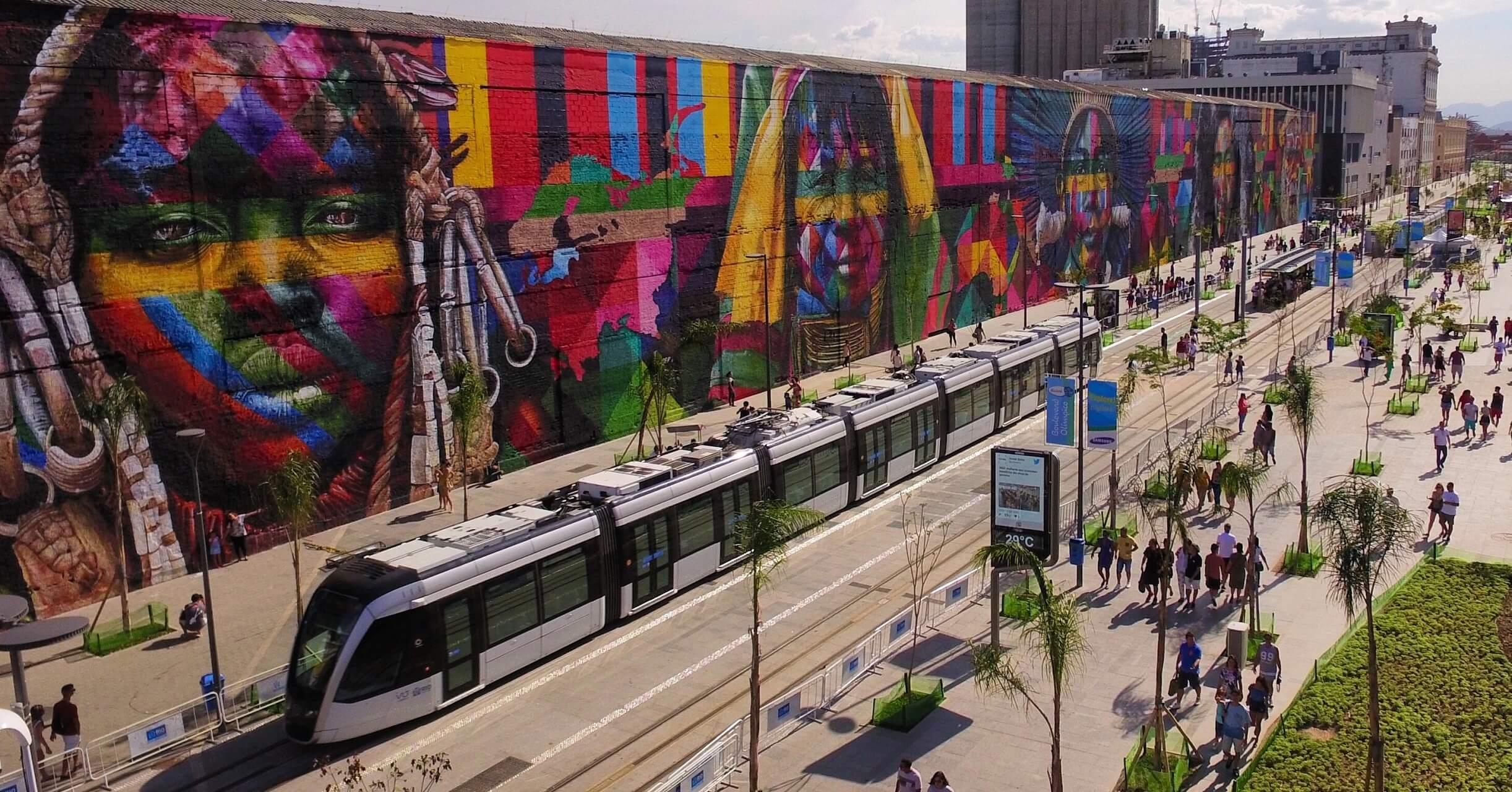 Porto Maravilha attracts with fascinating street art