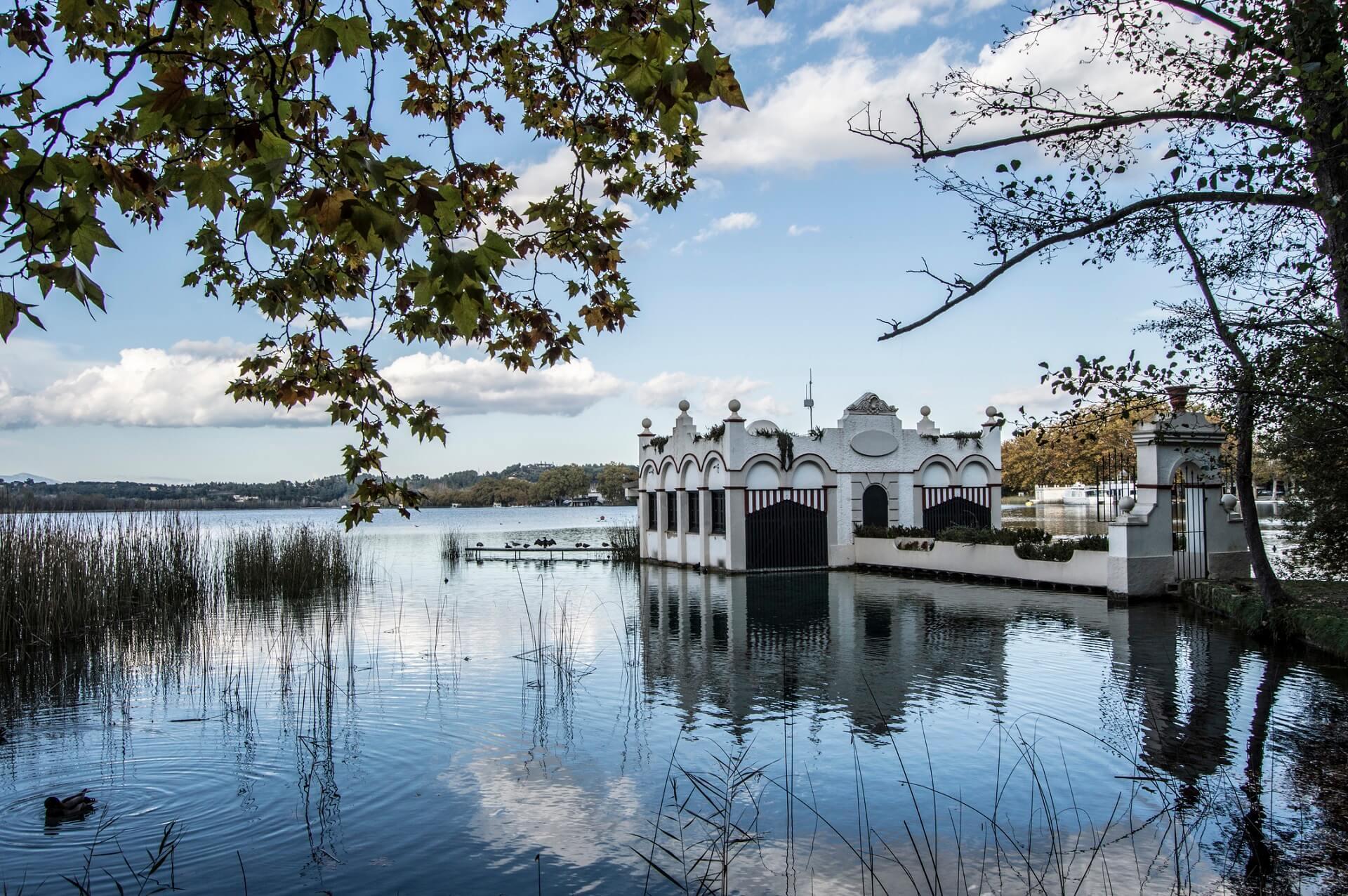 Lake Banyoles is a great excursion destination from Girona