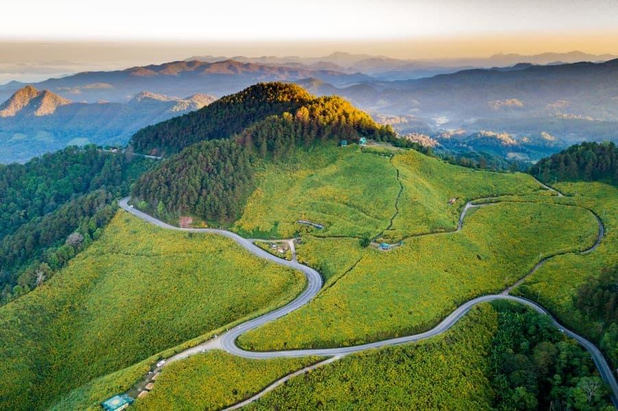 Mae-Hong-Son-Loop_Thailand_shutterstock_1228913377