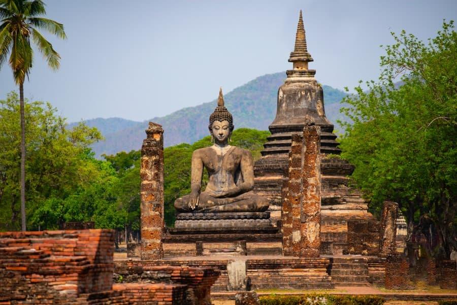 Sukhothai-Historical-Park-Thailand_shutterstock_1414097624
