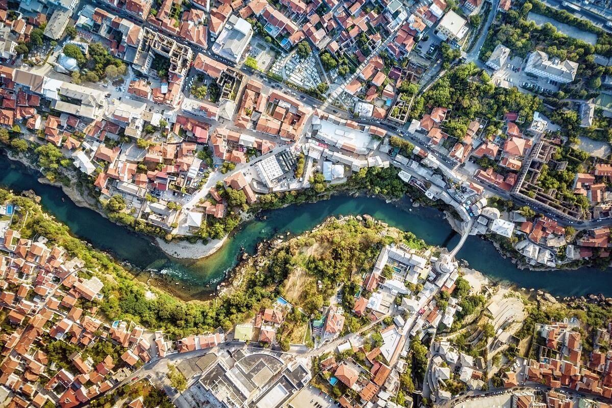 mostar_von_oben_shutterstock_752576335