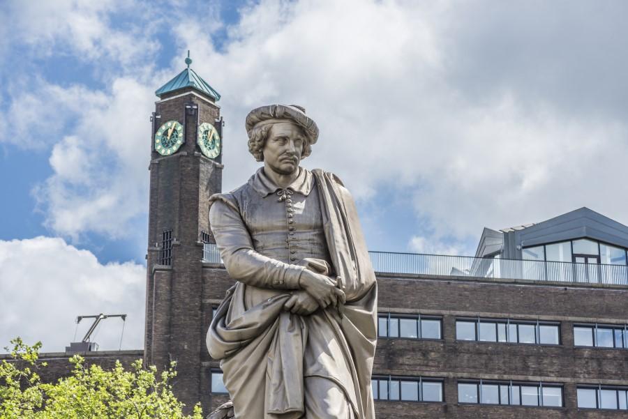 Rembrandtplein Amsterdam in vibrant heart of the city