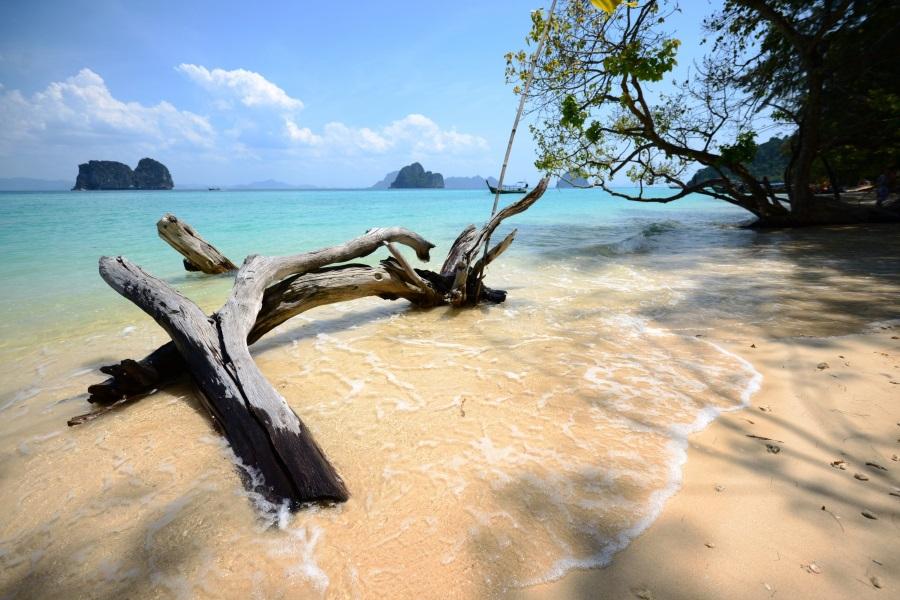 Strand-koh-ngai_shutterstock_353982224_900x600