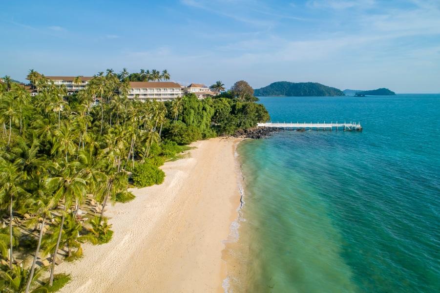 Cape-Panwa-Phuket_shutterstock_1400534342_900x600
