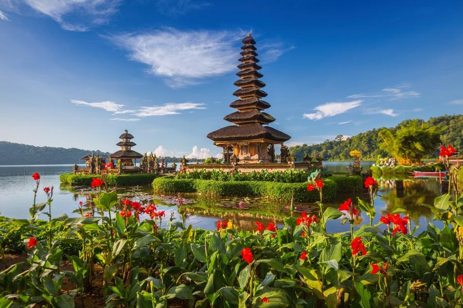 Pura Ulun Danu Bratan, Bali Hindu Temple