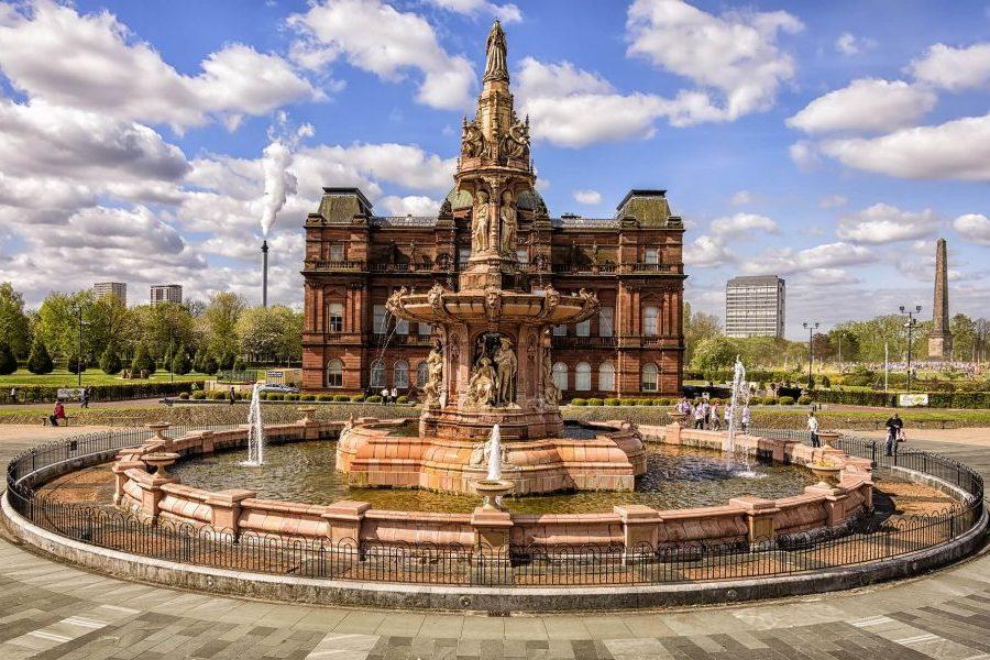 Glasgow-Doulton-Fountain-The-Peoples-Palace-shutterstock_424486900