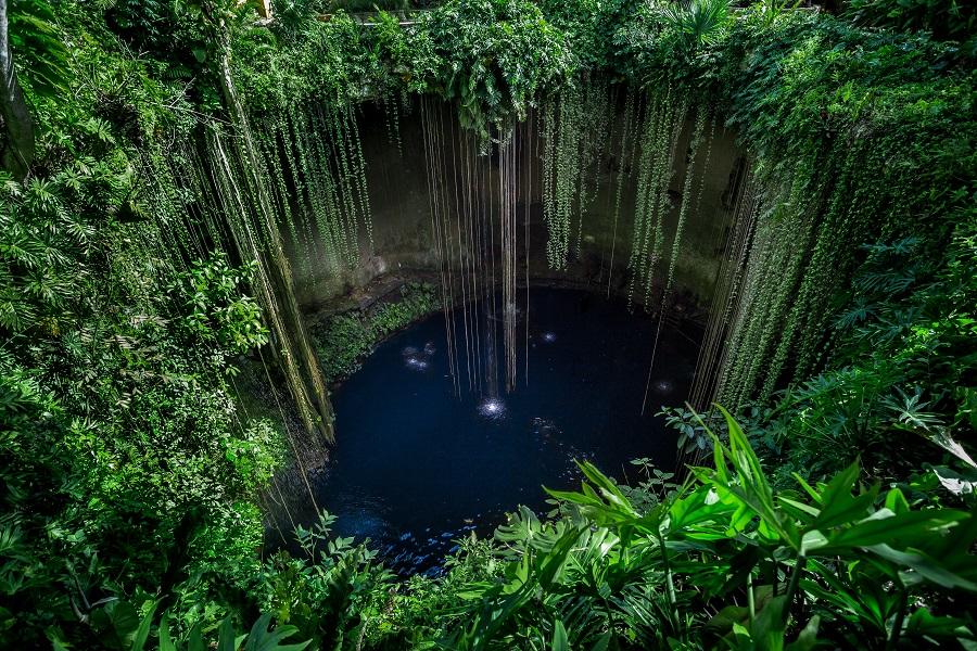 Cenote Ik Kil in Mexico