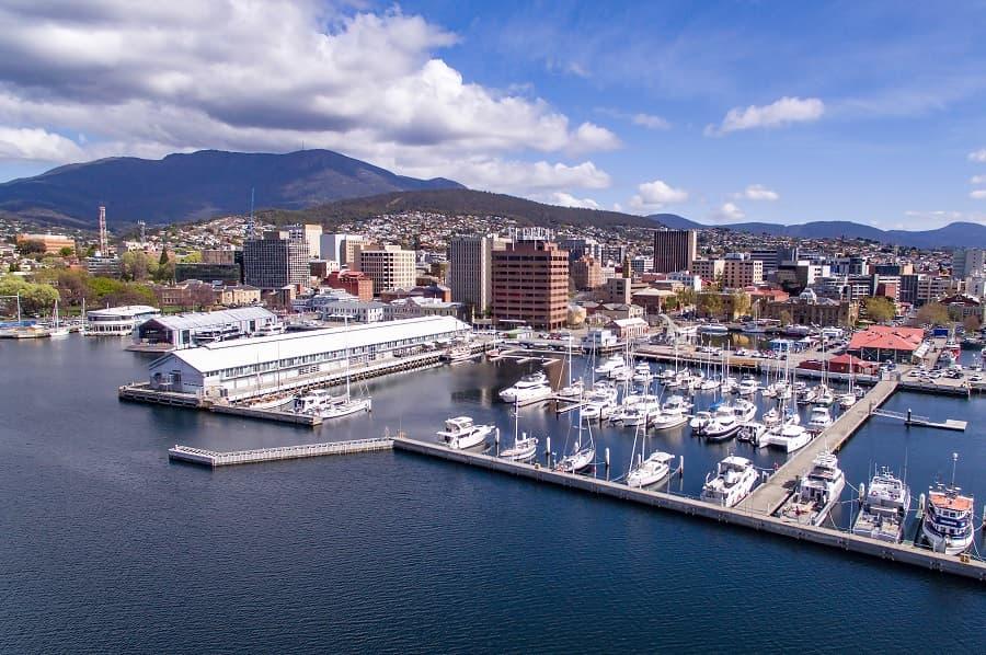 hobart_tasmania_shutterstock_552382885