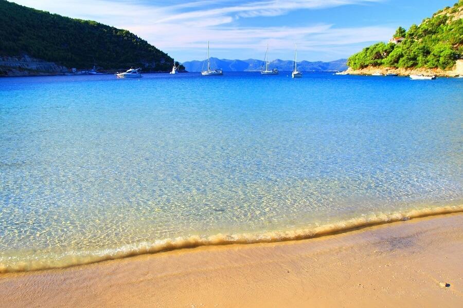 The sandy beach of Prapratno in Croatia