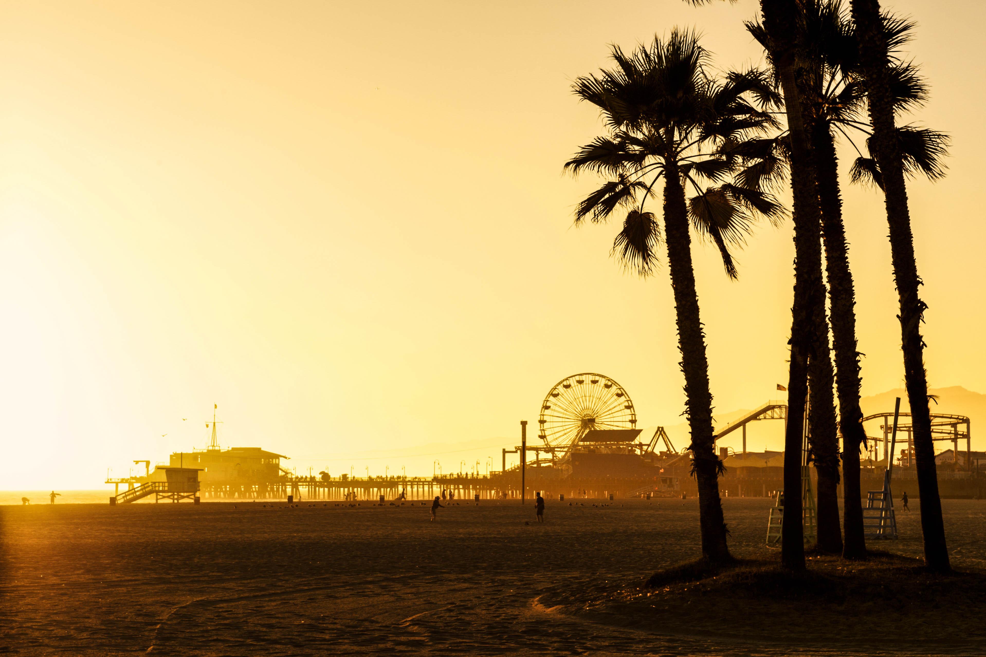 Santa Monica Pier shutterstock_18420307-2
