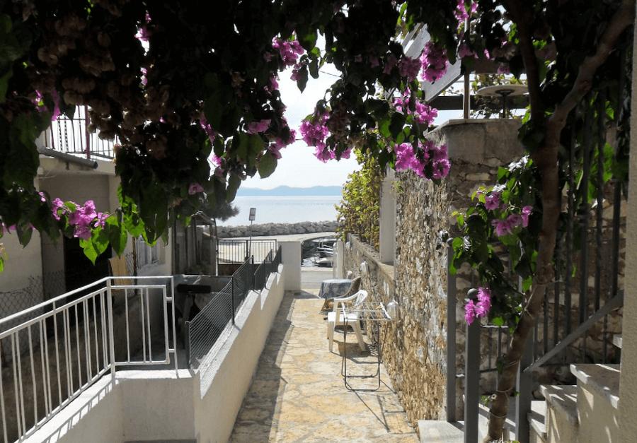 UG-Airbnb_homezadar-1