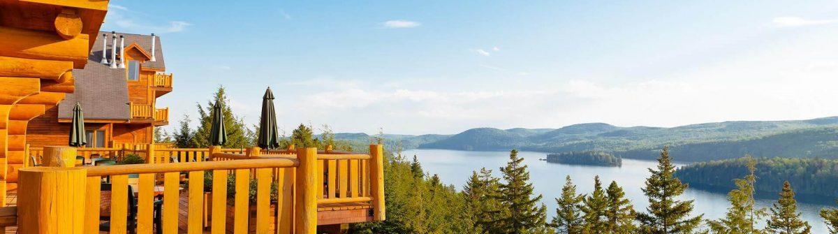 Hotel overlooking Sacacomie Lake in Quebec