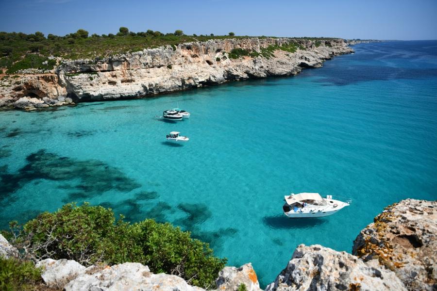 Boats-in-Cala-Falco-Mallorca_shutterstock_1745369141