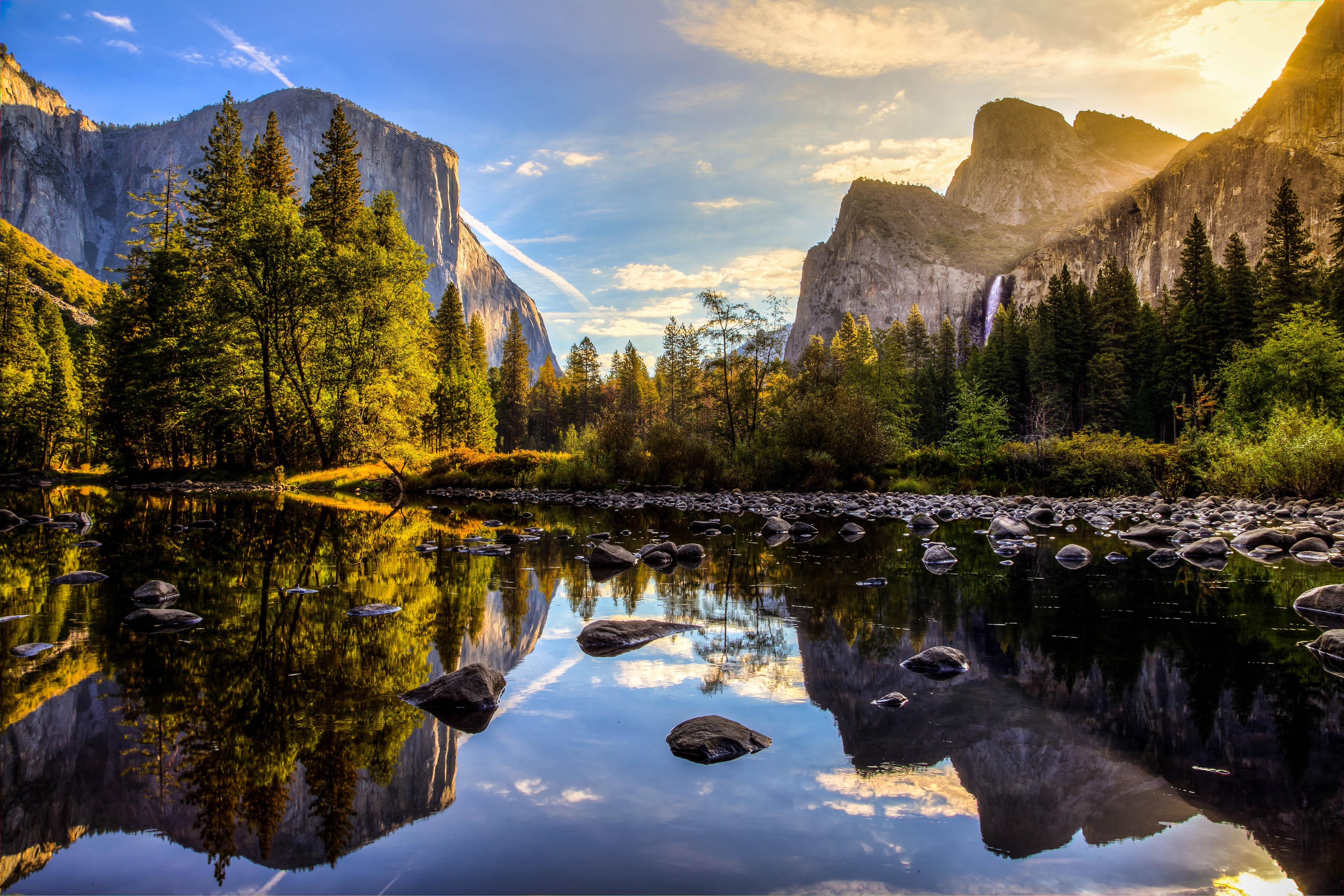 Yosemite National Park is a national park in the USA in California and is one of the most beautiful national parks in the world