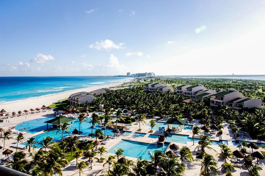 Luxury hotel complex Cancun Mexico