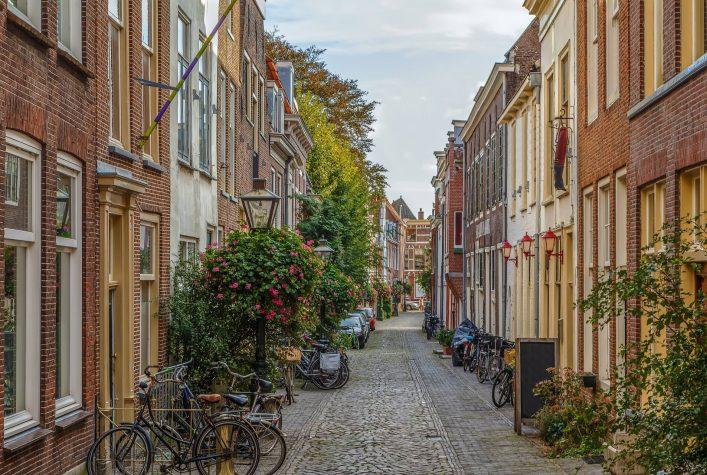 Narrow alley in the city center of Leiden