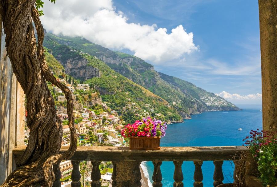 positano_shutterstock_644407117_900x600
