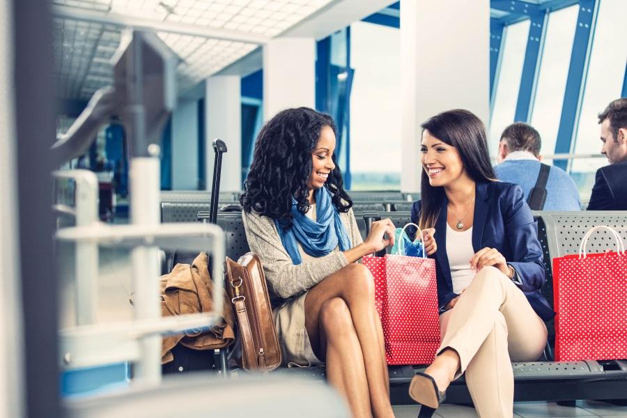 am-flughafen-lounge_iStock-498833469_900x600
