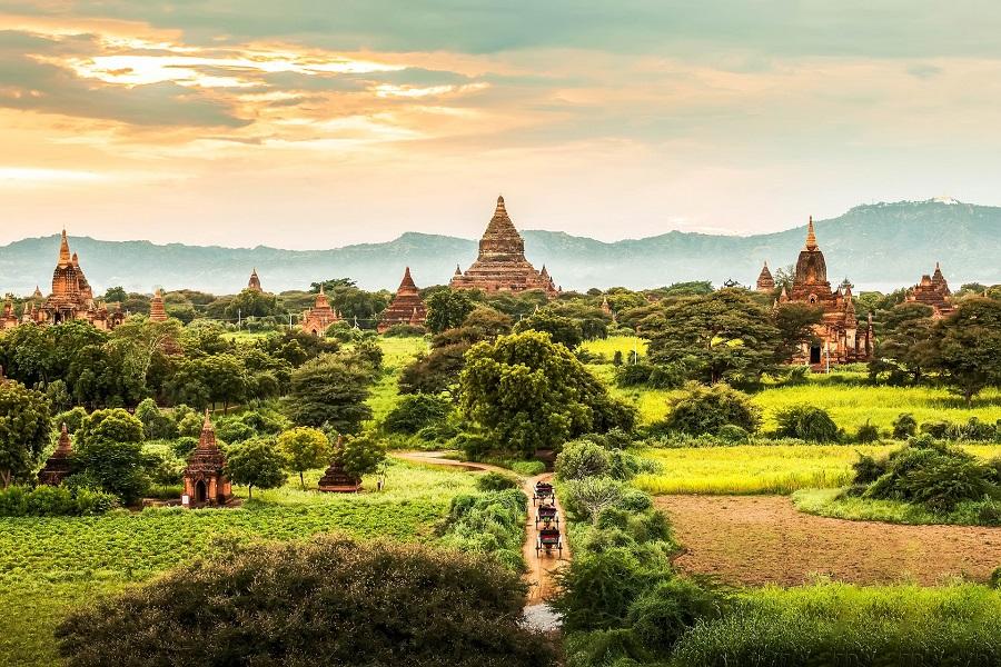 ancient-temples-in-bagan-myanmar-shutterstock_302572958-2