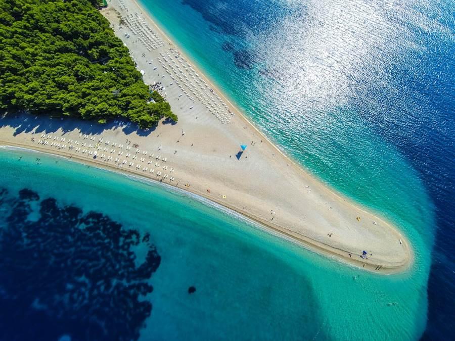 Brac-Zlatni-Beach_iStock_000045633484_900x600