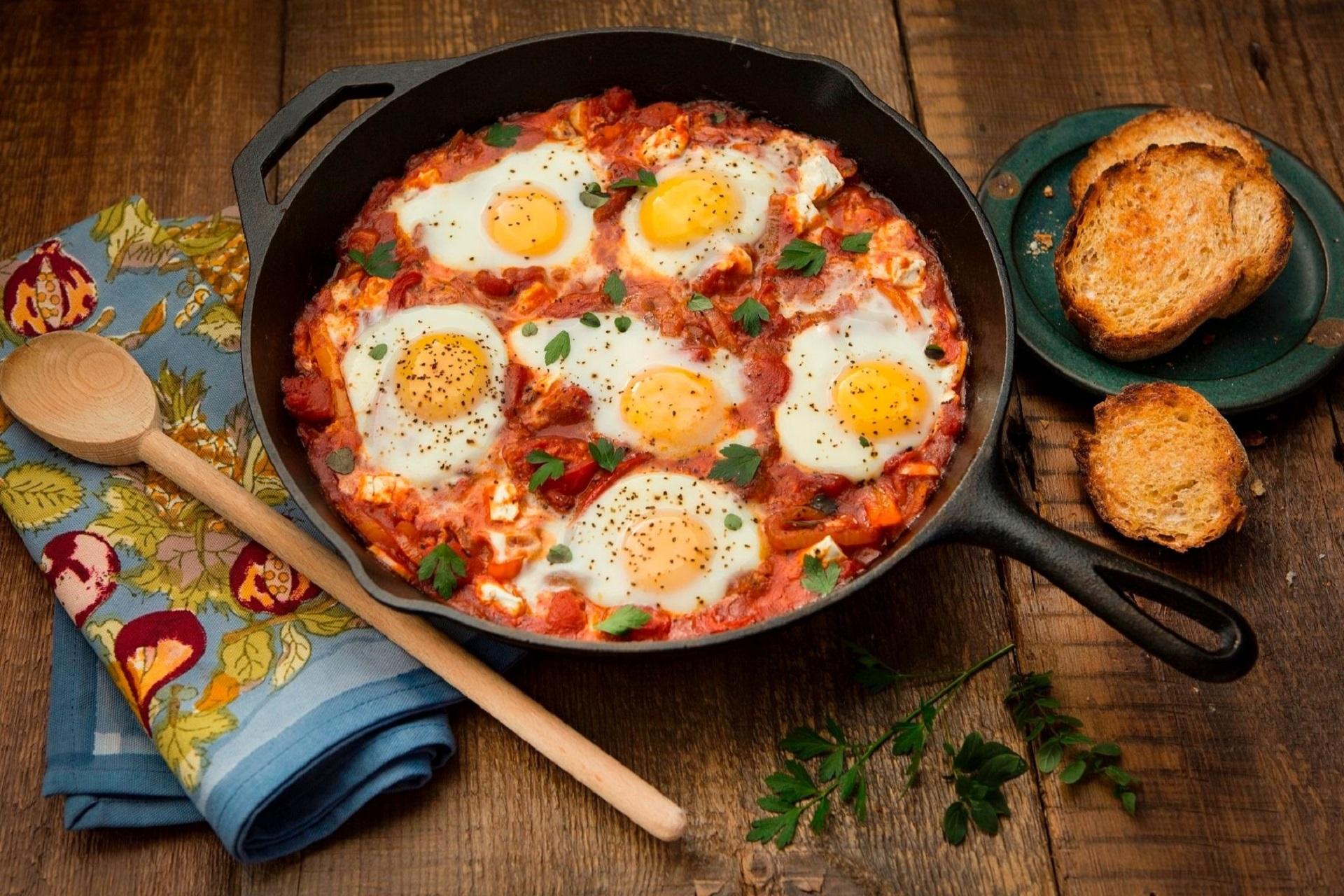 Shakshuka with Egg and Tomato Sauce