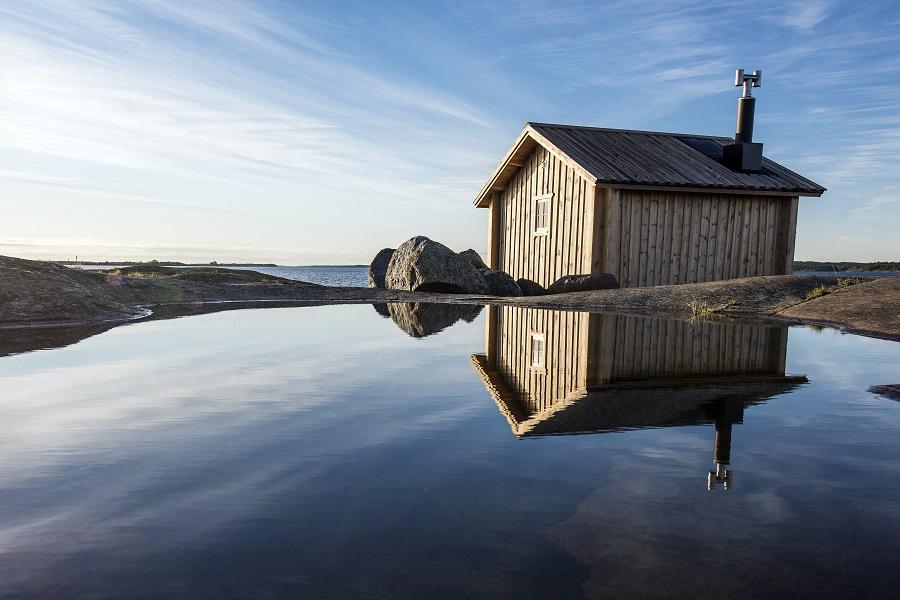 House by the Lake in Finland