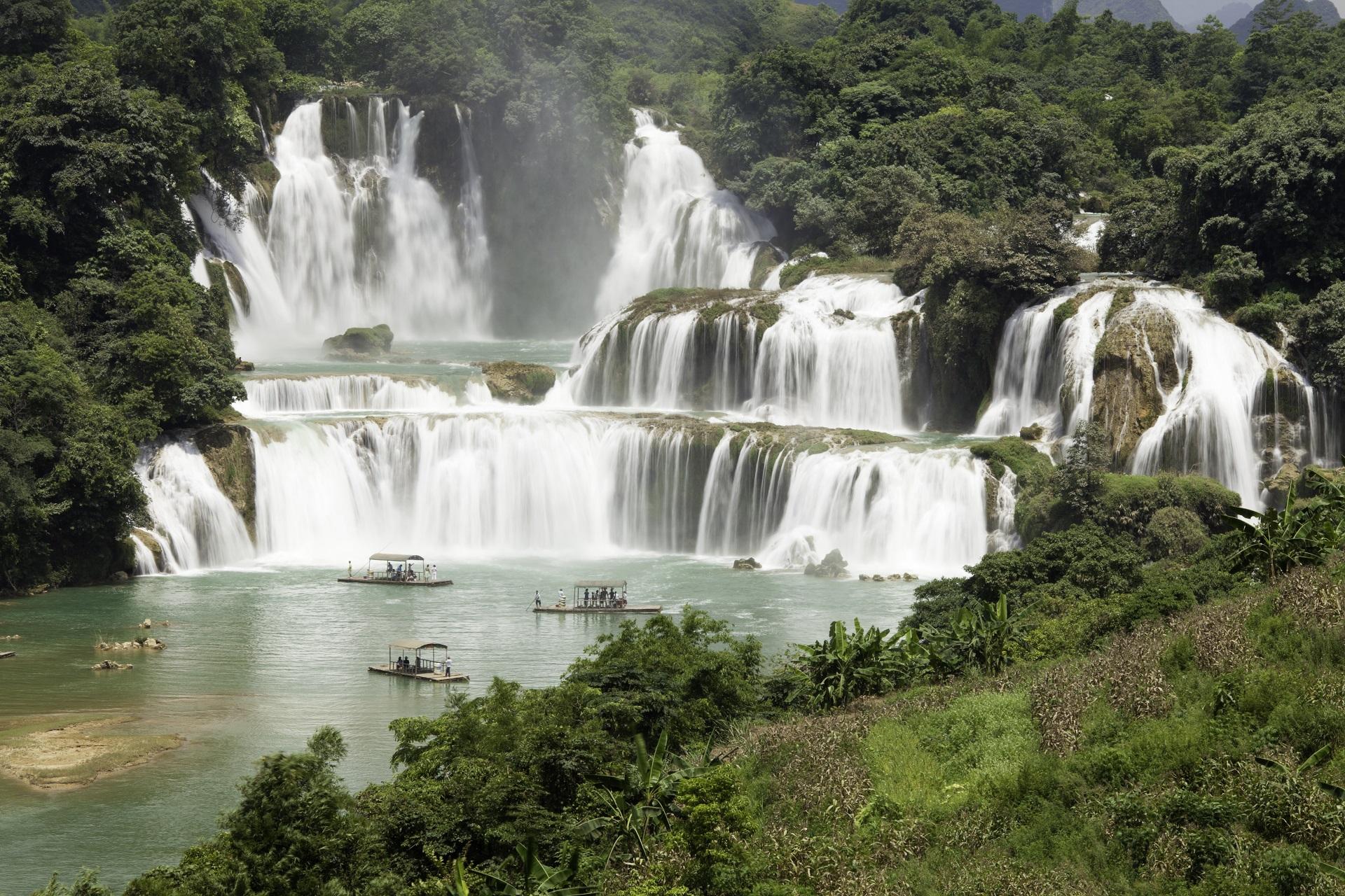 The Ban Gioc Detian between China and Vietnam