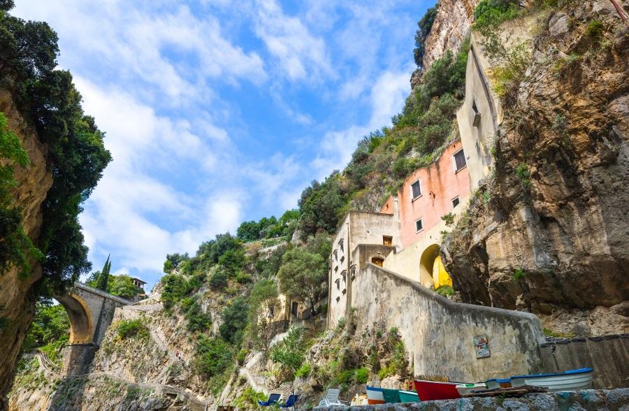 italy-amalfi-coast-furore-fjord_shutterstock_618820808_900x600