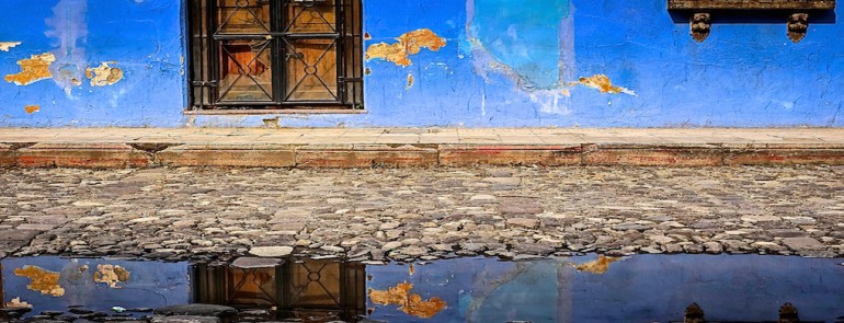 Antigua_Guatemala_Reflection