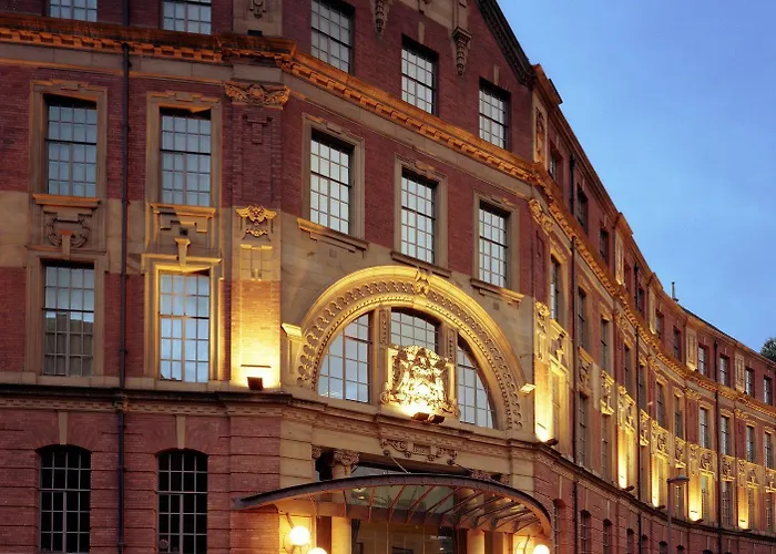 Discover the Best Hotels with Parking in Leeds for a Hassle-free Stay