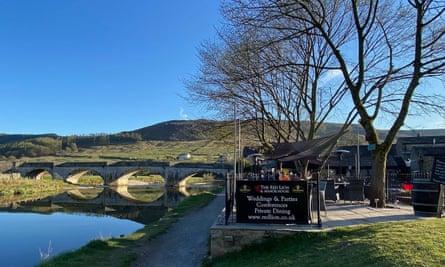 Red Lion Burnsall with river and bridge