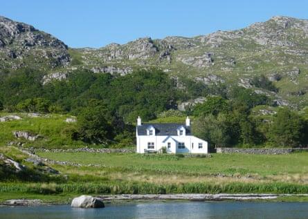 Laggan Ardnish white house on a hill by lake