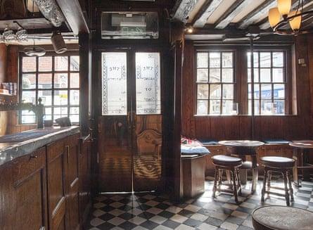 Haunch of Venison pub, Salisbury.