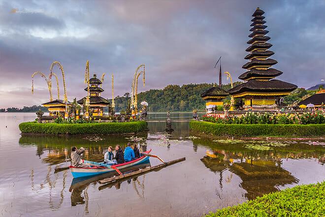 Ulun Danu Temple — Tabanan
