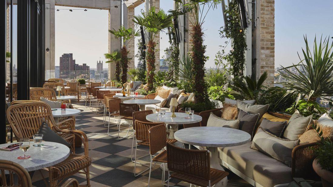 <strong>Seabird:</strong> Located on the 14th floor of the Hoxton Hotel, this seafood restaurant and bar offers some of the best views of London landmarks, including Big Ben.