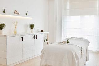 Best spa in London for a spring awakening  The rooftop infinity pool is one of the first thing that draws most...