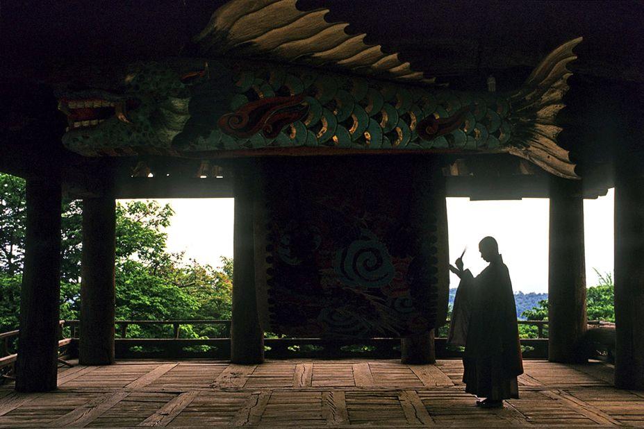 <strong>​Buseoksa: </strong>The 108 steps between Cheonwang gate and Anyang gate at Buseoksa Temple represent the number of cycles it takes for redemption from agony and evil. Built in 676 during the Silla Dynasty, Buseoksa Temple in North Gyeongsang Province is the oldest wooden building still standing in Korea. The temple's bell is rung 33 times every evening at 6 p.m.