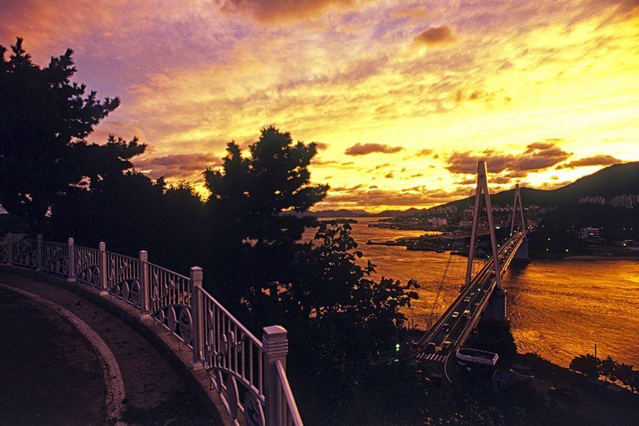 <strong>Dolsan Bridge: </strong>The longest cable-stayed bridge in Korea has become a local tourist attraction in itself due to the dramatic way it's lit up at night. Located in South Jeolla Province, the bridge is perfect for evening walks.