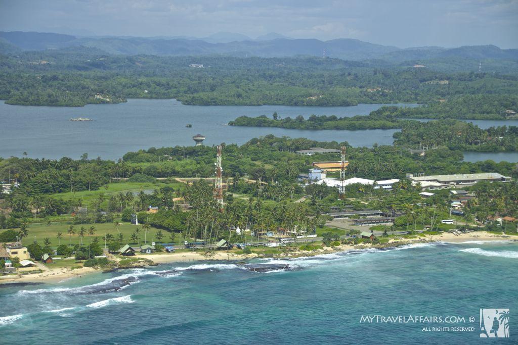 Scenic flight by Cinnamon Air
